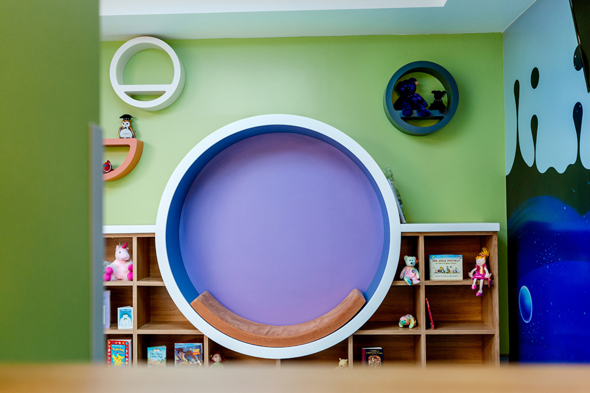 Leicester Childrens Hospital Interiors small AFL Architects 3